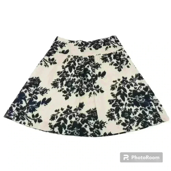 THE LIMITED black and ivory floral full  swing mini skirt Size 6 PRISTINE - Picture 1 of 8